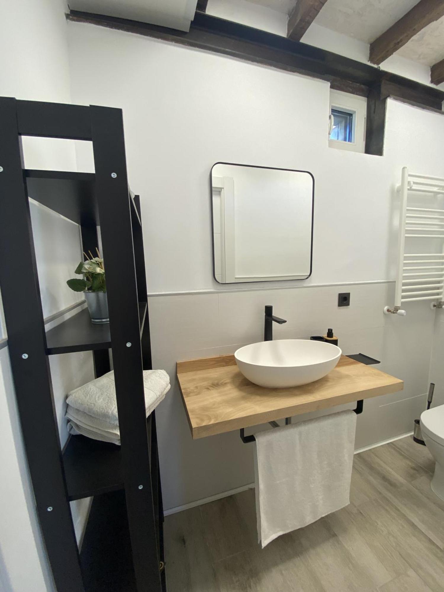 La Casa Del Barbero Villa Torrelavega Luaran gambar