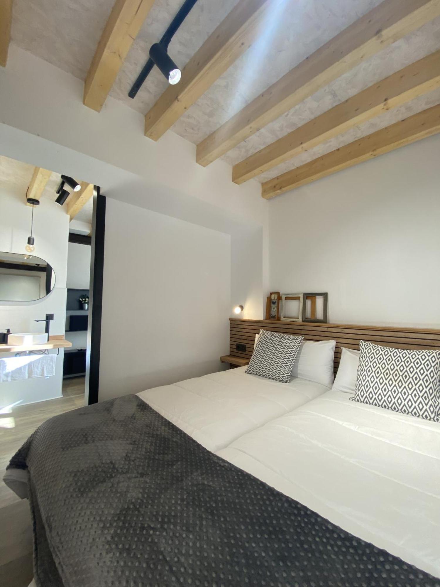 La Casa Del Barbero Villa Torrelavega Luaran gambar